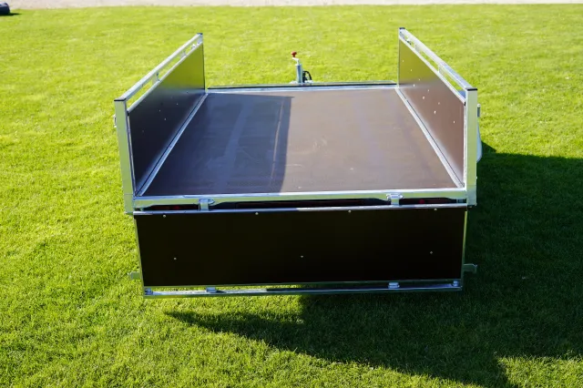 Remorcă 750 kg basculabil manual - Sebal D250 | 250x133/750kg - 1 axă